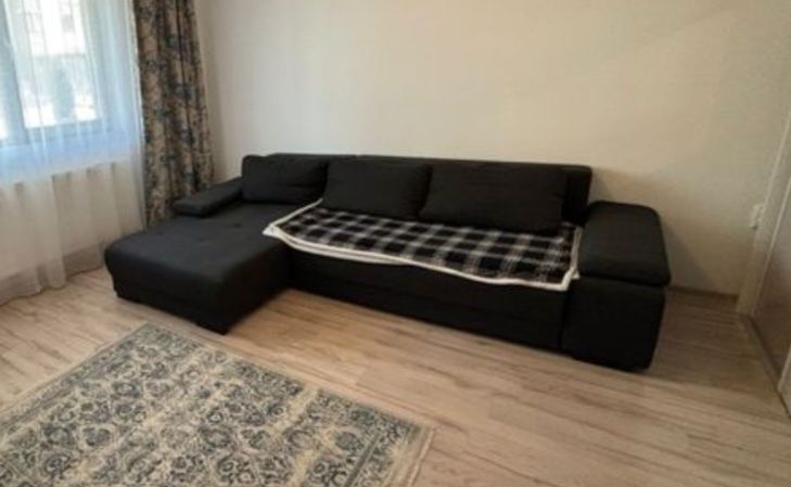 Canapea extensibila neagra