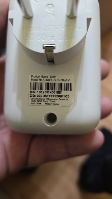 Pachet hub + sirena Smartthings Samsung (Vodafone)