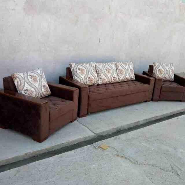 Eskirib qolgan devan kreslo va stular tamrlash