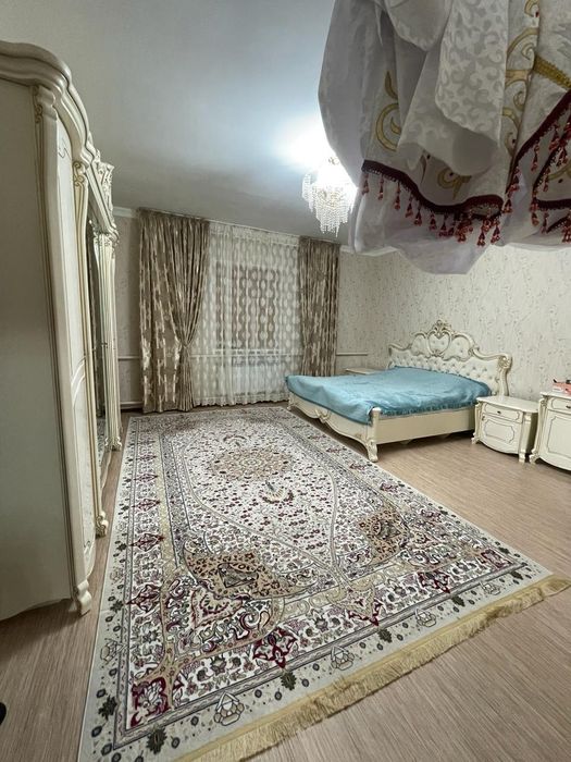 Диван, шкаф, тримо