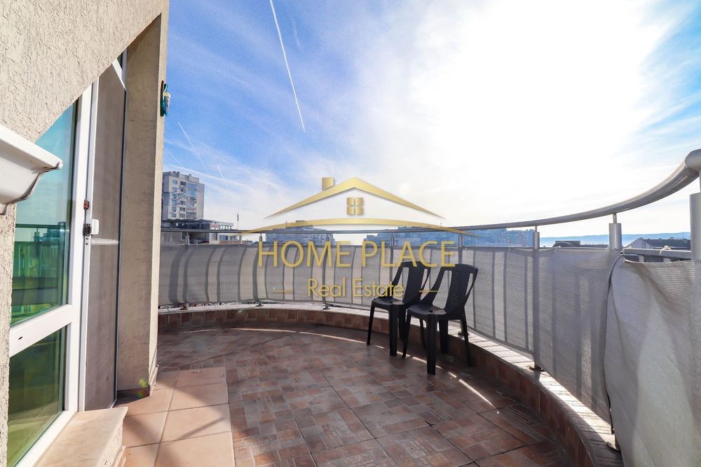 Четиристаен апартамент в района на Колхозен пазар