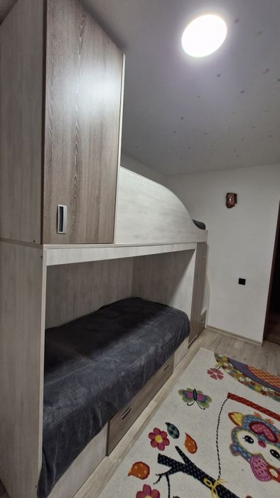 Mobilier dormitor pat suprapus