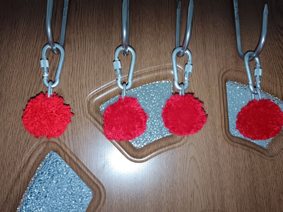 Canaci ciucurii pentru toate animale!