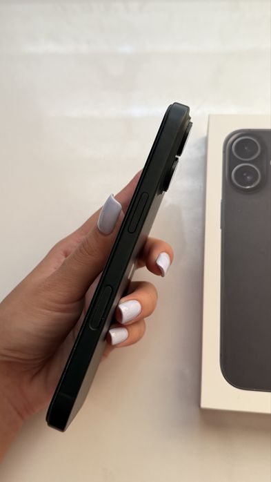 Продаю iPhone 16 128Гб