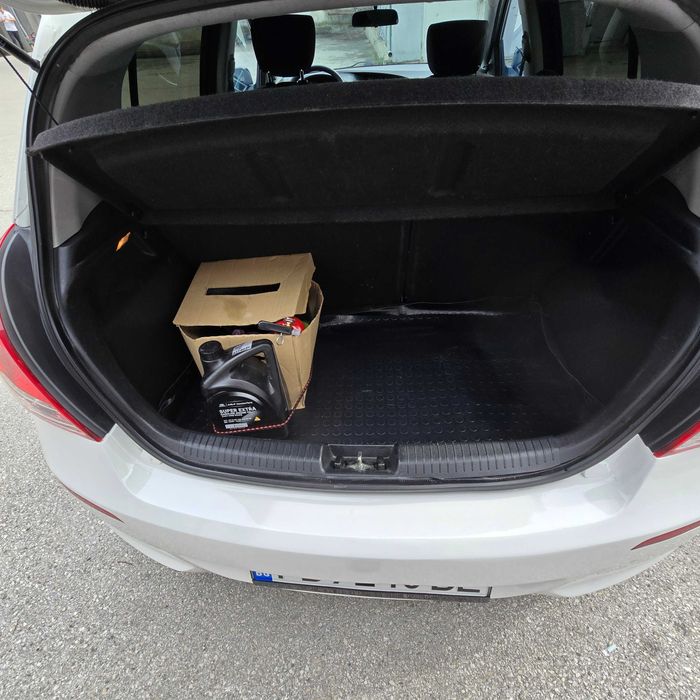 Hyundai I20 1.2 Бензин 2014 г. НОВИ ГУМИ!!!