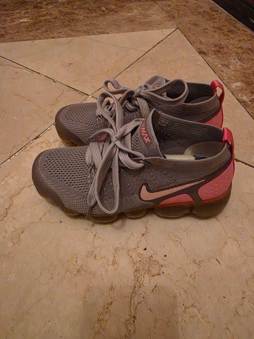 Продаю  кроссовки