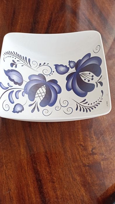 Набор салатников, пластик