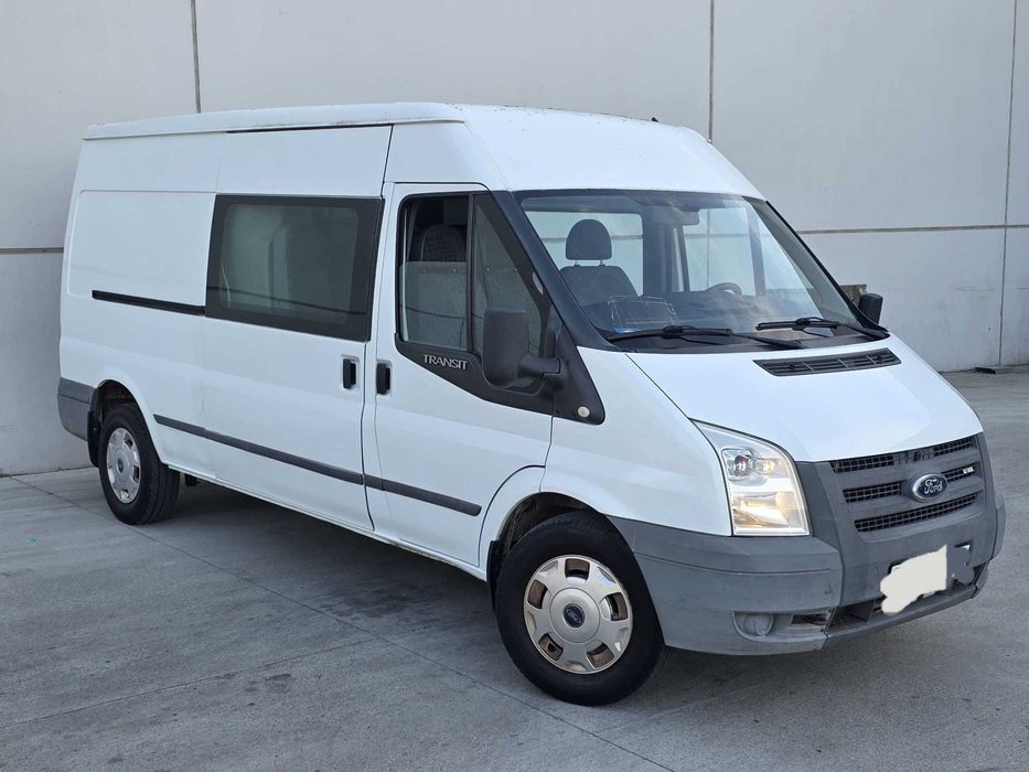 Ford Transit dublucabina, 7 locuri plus marfă