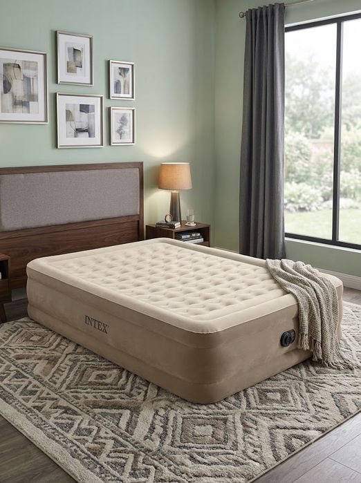 Надувная кровать INTEX Dura-Beam Deluxe встроенным насосом 152×203×46