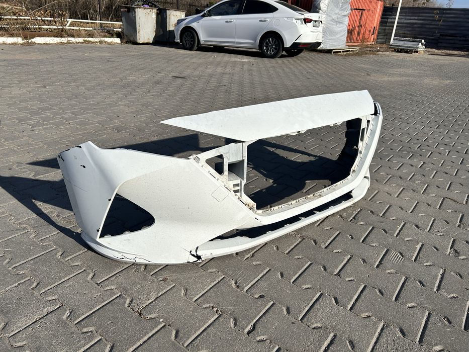 Продам передний бампер на автомобиль hyundai accent