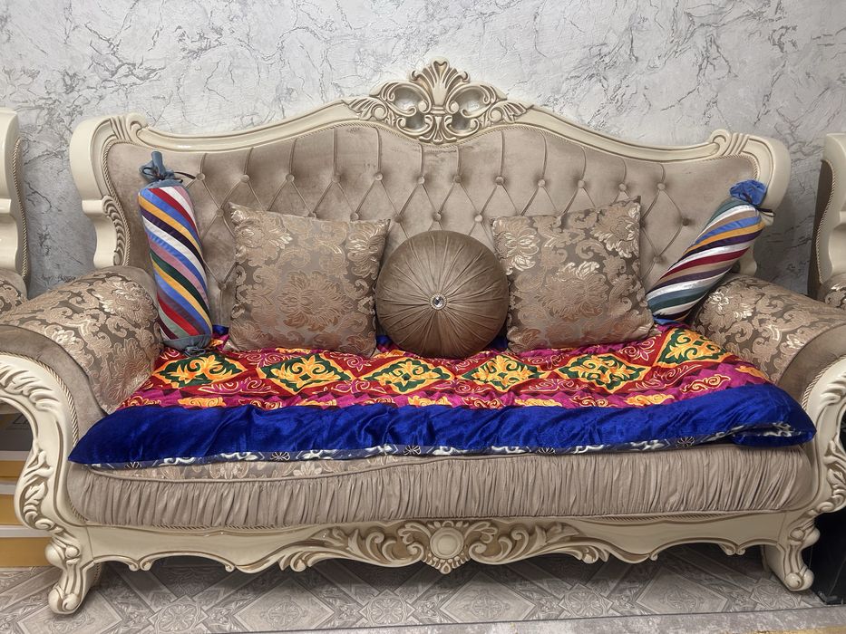 Диван с двумя креслами Фараон