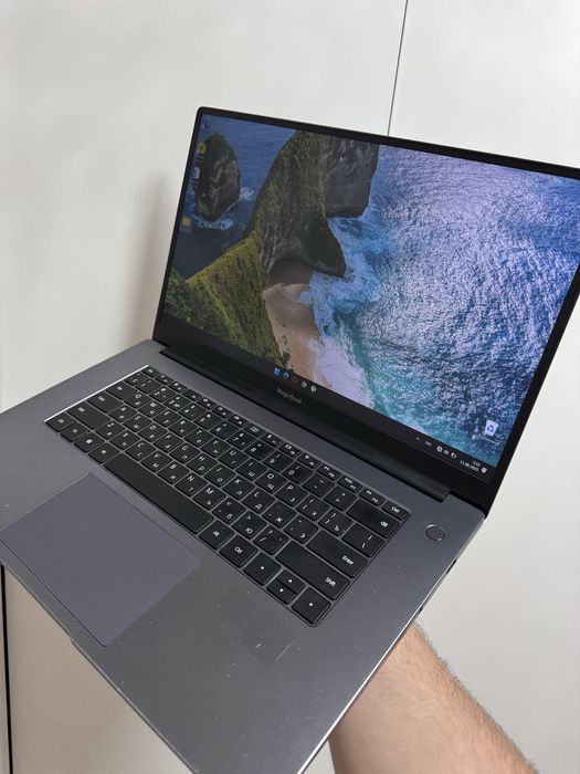 Ноутбук huawei magic book
