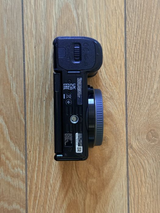 камера Sony ZV-E 10