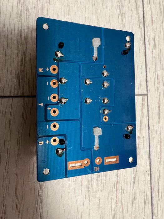 2 buc Filtre 3 cai, înalte , medii, joase bas, pereche.