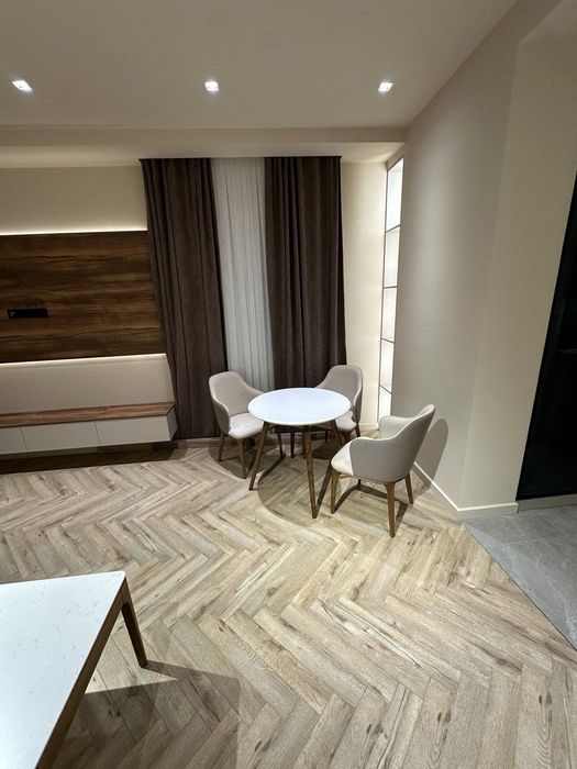 Аренда, Сдается квартира  2 комнатная с евро ремонтом  IT парк