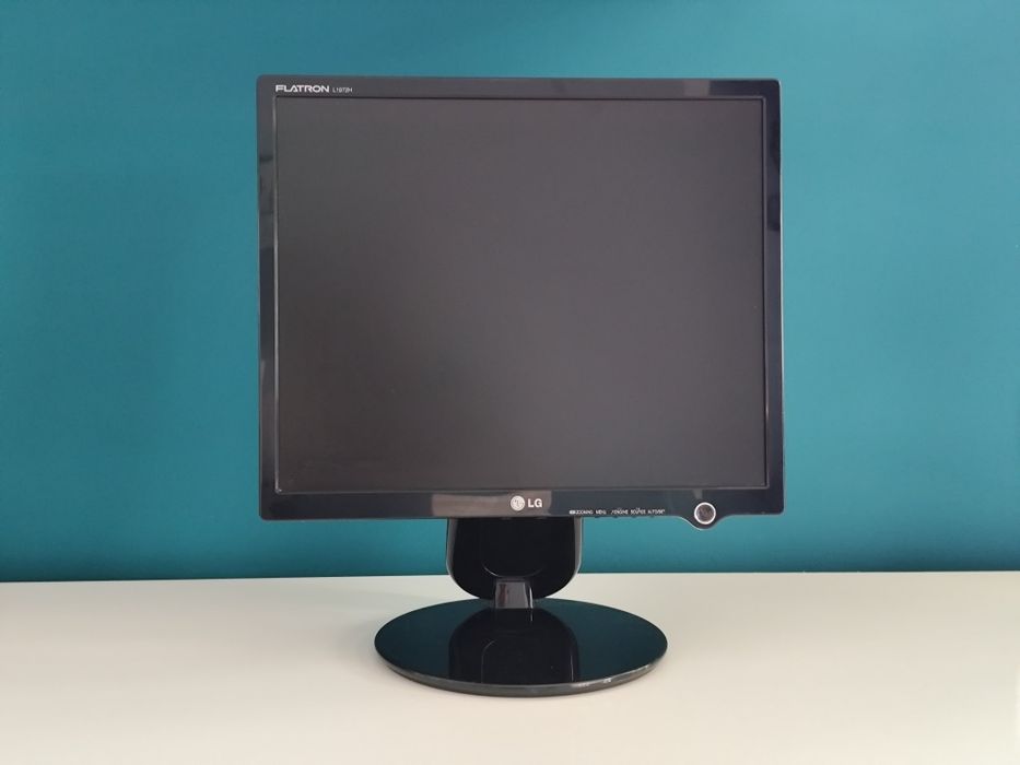 Monitor LCD LG 48cm  - TV LED 58cm Samsung model foarte rezistent