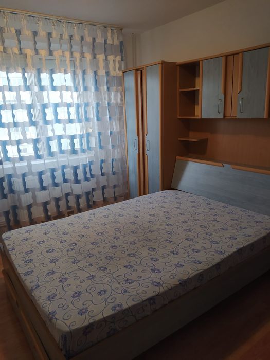 Camera de închiriat
