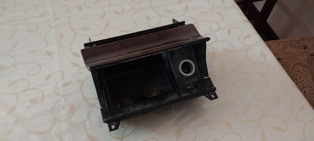 Мерседес Бенс W210 га бар, подлокотник билан прикуритель