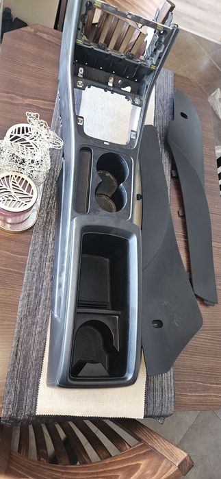 Средна конзола за пасат б6