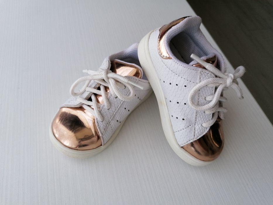 Обувки, ботуши, чехли сандали, маратонкибебе 19 и 20 номер