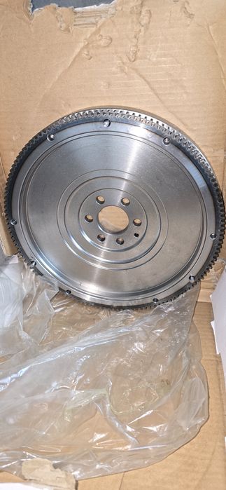 Нов едномасов маховик 228мм