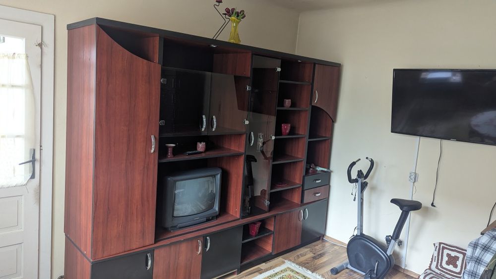 Vând biblioteca Lungime 2,64m înălțime 205 stare buna ,nu asigur transport,ridicare personala