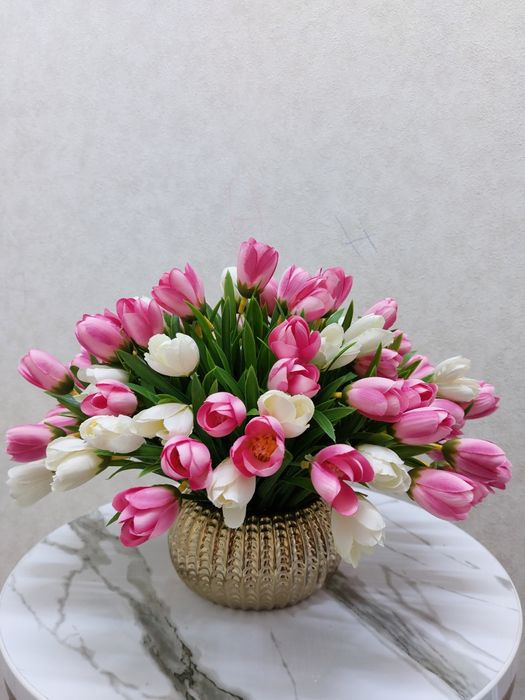 Сифатли лолалар компазицияси