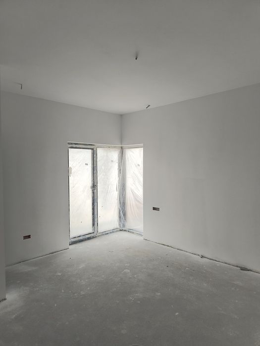 Finisaje interioare, glet, zugrăveli, rigips,parchet.