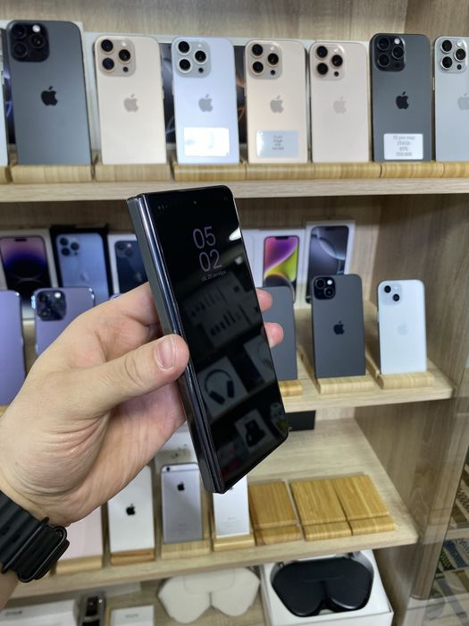 Samsuhg z fold 5 black