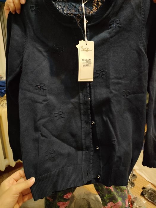 Продам школьную форму, кофты, рубашки