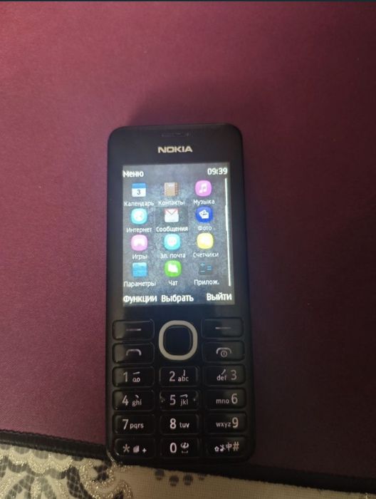 Nokia telefon sotiladi