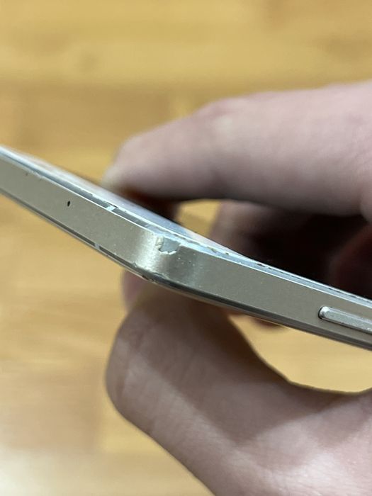 Продам Samsung Galaxy A5 (2015)