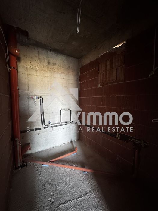 Продава се Тристаен апартамент в Варна, Цветен квартал - 110 кв.м за 714 €/кв.м - Снимка #4