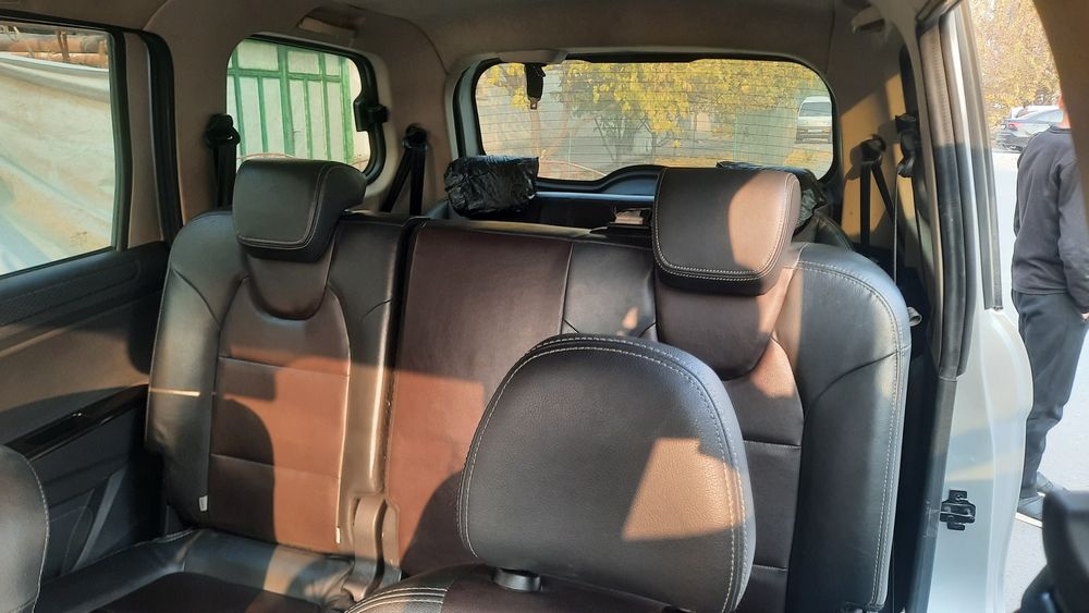 Dong-Feng Glory 330S