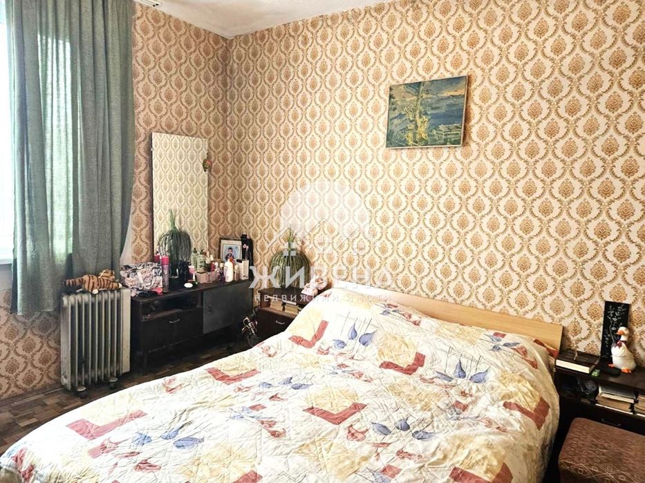 Продавам 3-стаен апартамент, етаж от къща, в с.Кранево, обл. Добрич