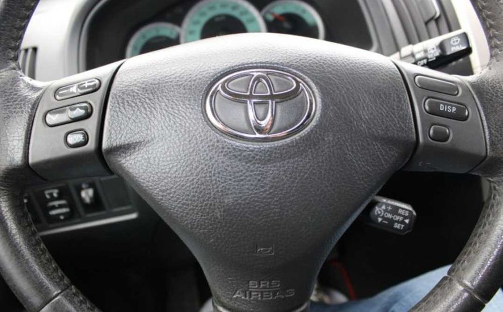 Тойота Корола Версо 2.0 д4д 7 местна