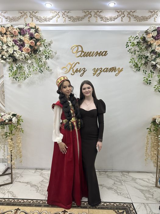 Женское платье вечернее