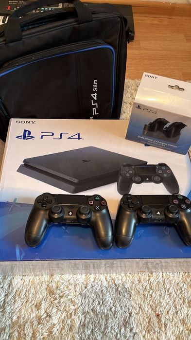 Продам PS 4 Slim в отличном рабочем состоянии
