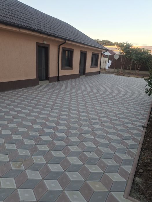 Vând casa cu 375metri renovata  noua cu toate condițiile
