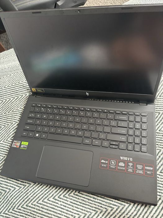 Laptop Gaming Acer Nitro V 15 – Ryzen 7 7735HS, RTX 4050, 16GB, 165Hz