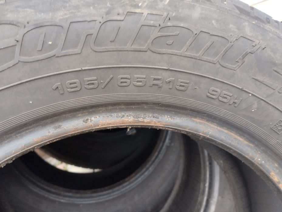 Продам шины 195/65/  R15