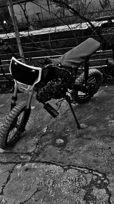Vând motocross 125cc – necesită reparații