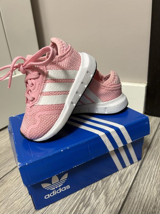 Adidas Swift Run