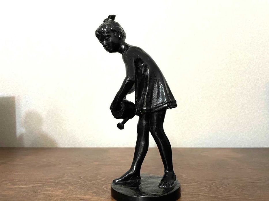 Касли Девочка с лейкой Редкая