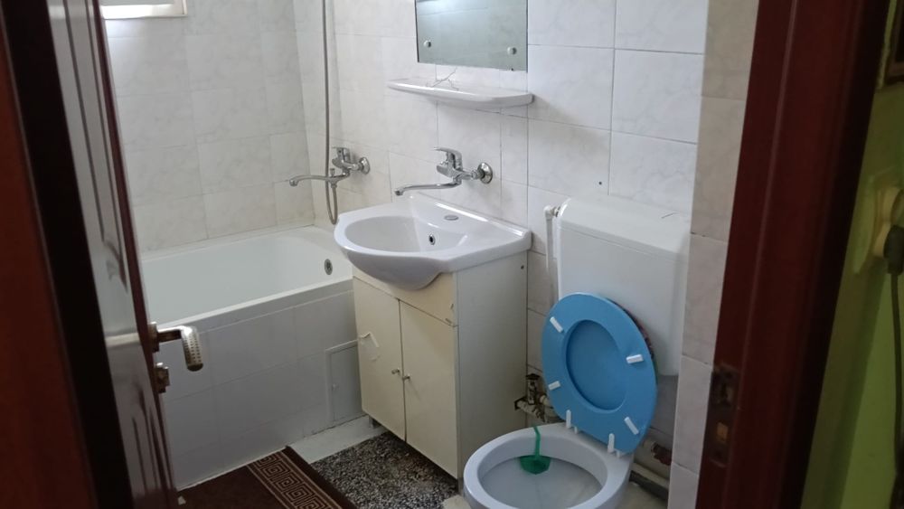 Închiriez Apartament
