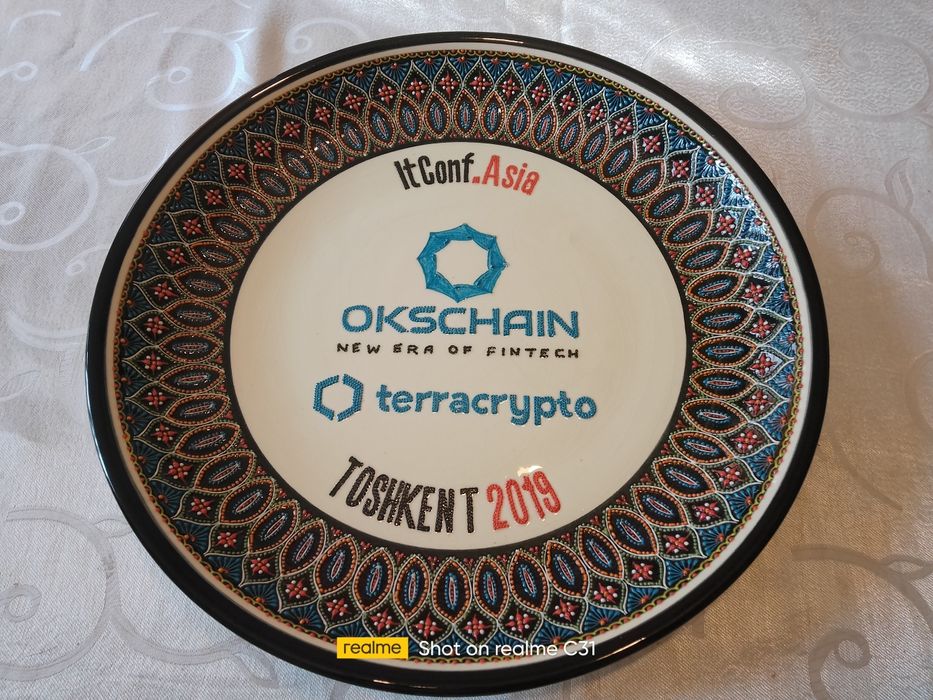 Ляган 100т сум новый