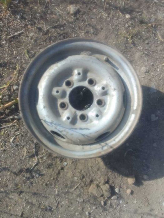 Продам запчасти на mersedes 208D.