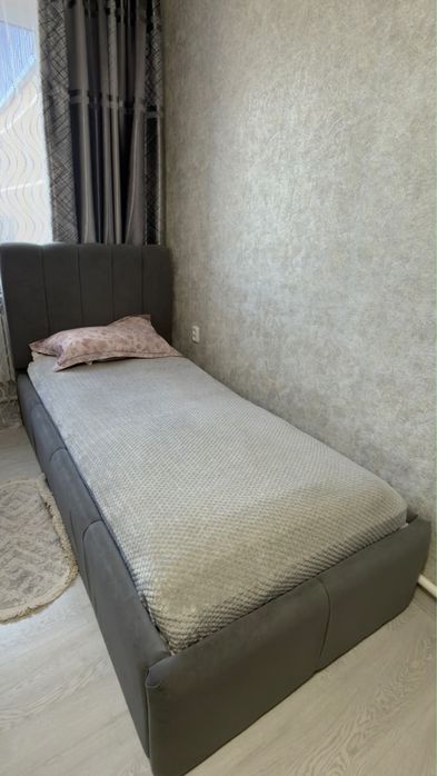 Продам кроватки и стол для учебы