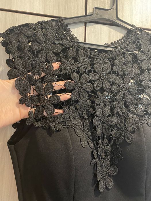 Чисто нова официална рокля