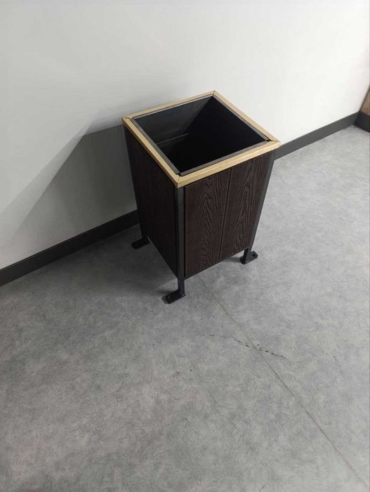 Урна для мусора.